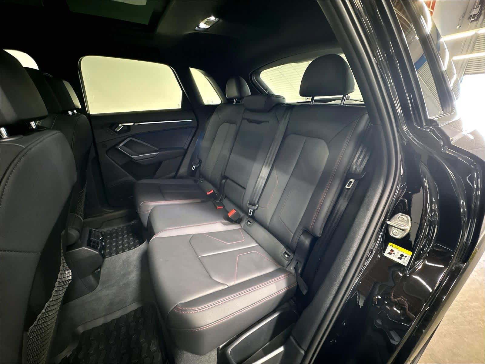 Certified 2025 Audi Q3 2.0T Premium Plus w/ Premium Plus Package AWD/4WD image 27