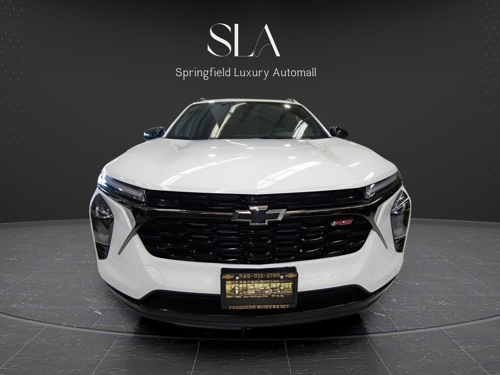 Used 2026 Chevrolet Trax RS w/ Driver Confidence Package image 1