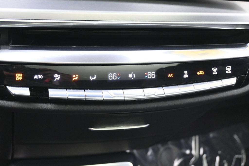 Used 2024 Cadillac Lyriq Luxury w/ LPO, Floor Liner Package AWD/4WD image 18