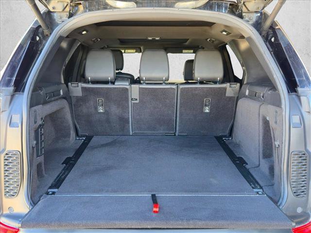 Used 2020 Land Rover Discovery SE AWD/4WD image 19