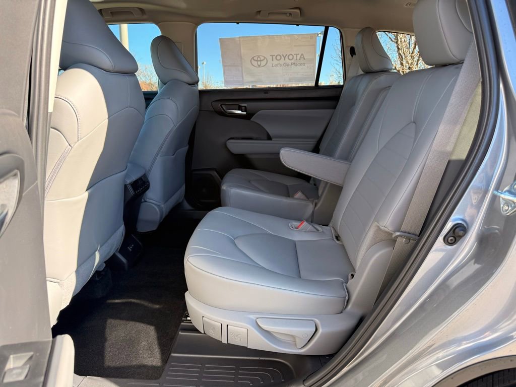 Used 2026 Toyota Highlander XLE image 22
