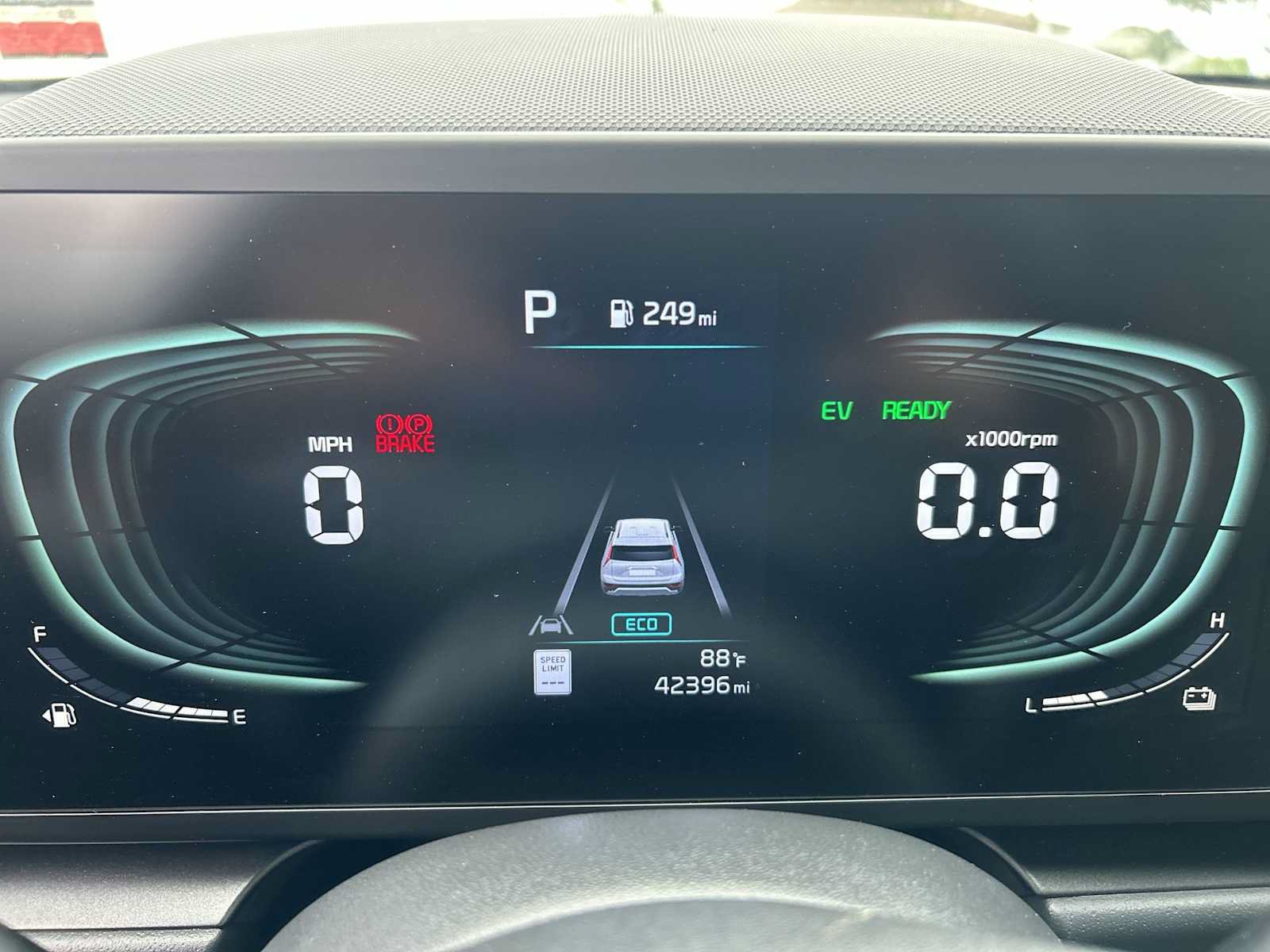 Used 2024 Kia Niro LX FWD image 10