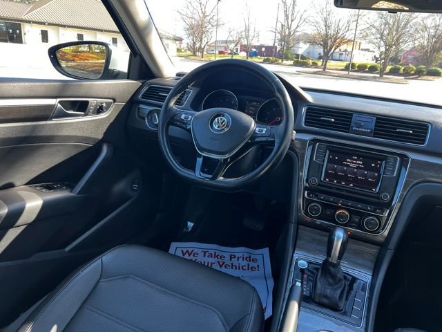 Used 2018 Volkswagen Passat 2.0T SE FWD image 29