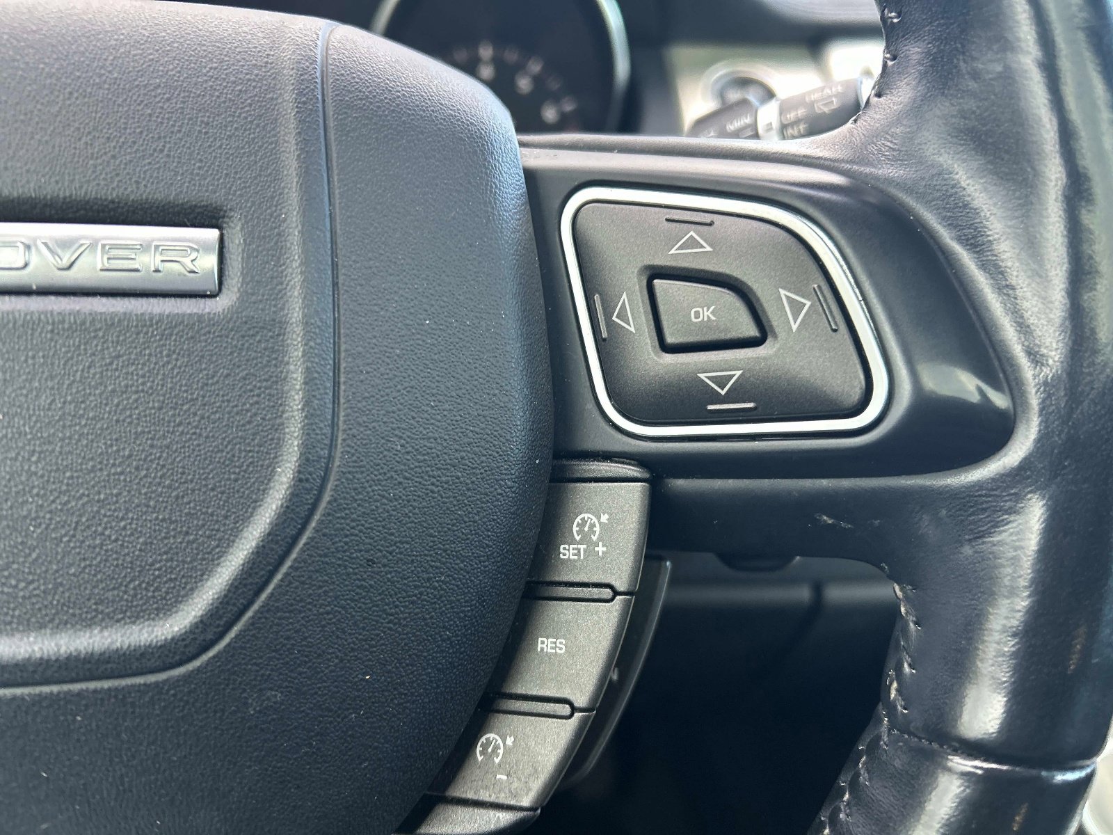 Used 2017 Land Rover Range Rover Evoque SE AWD/4WD image 25