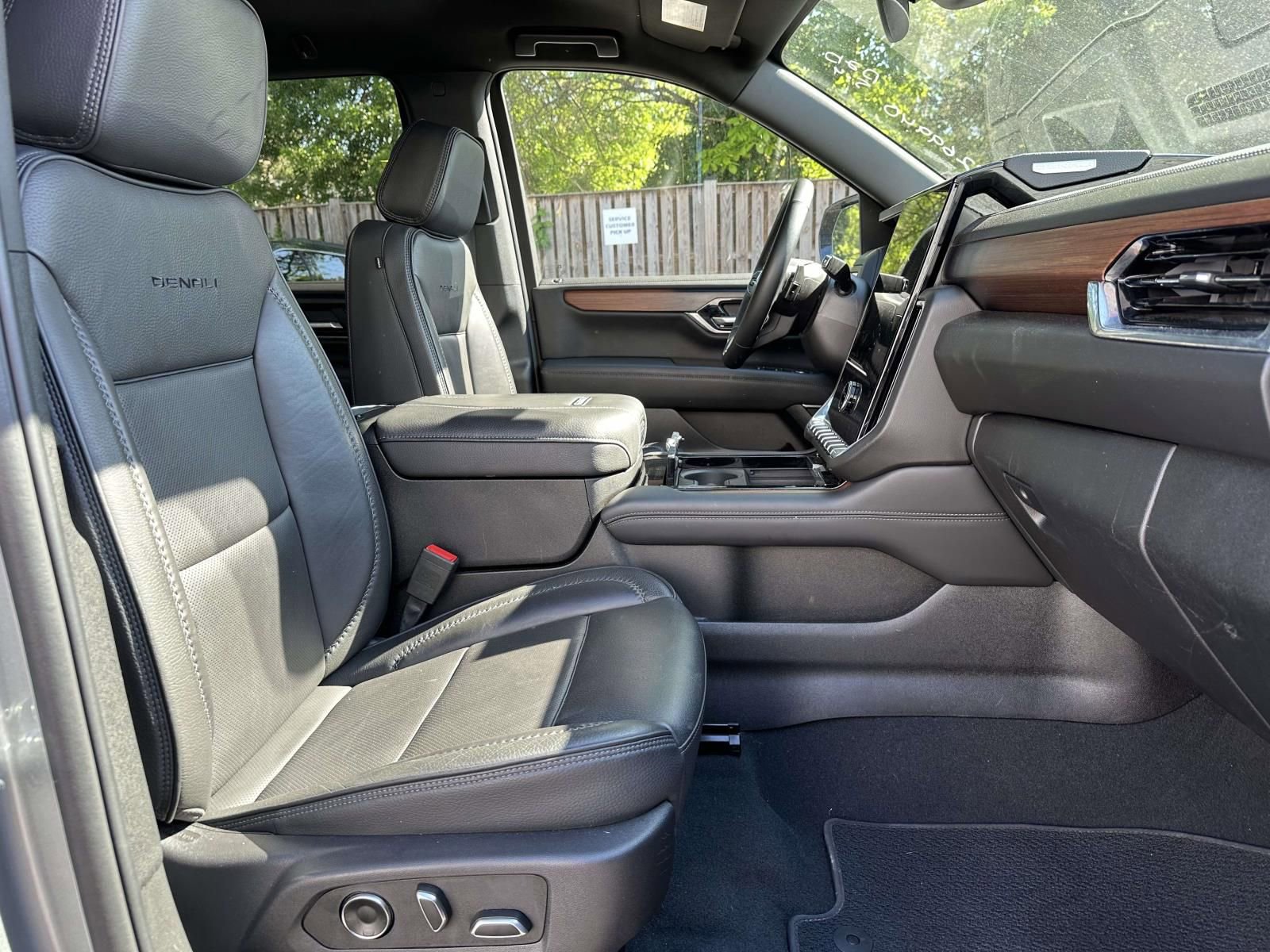 Certified 2025 GMC Yukon Denali AWD/4WD image 28
