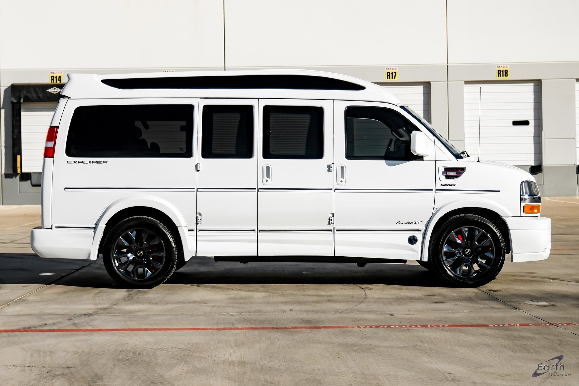 Used 2023 Chevrolet Express 2500 image 16