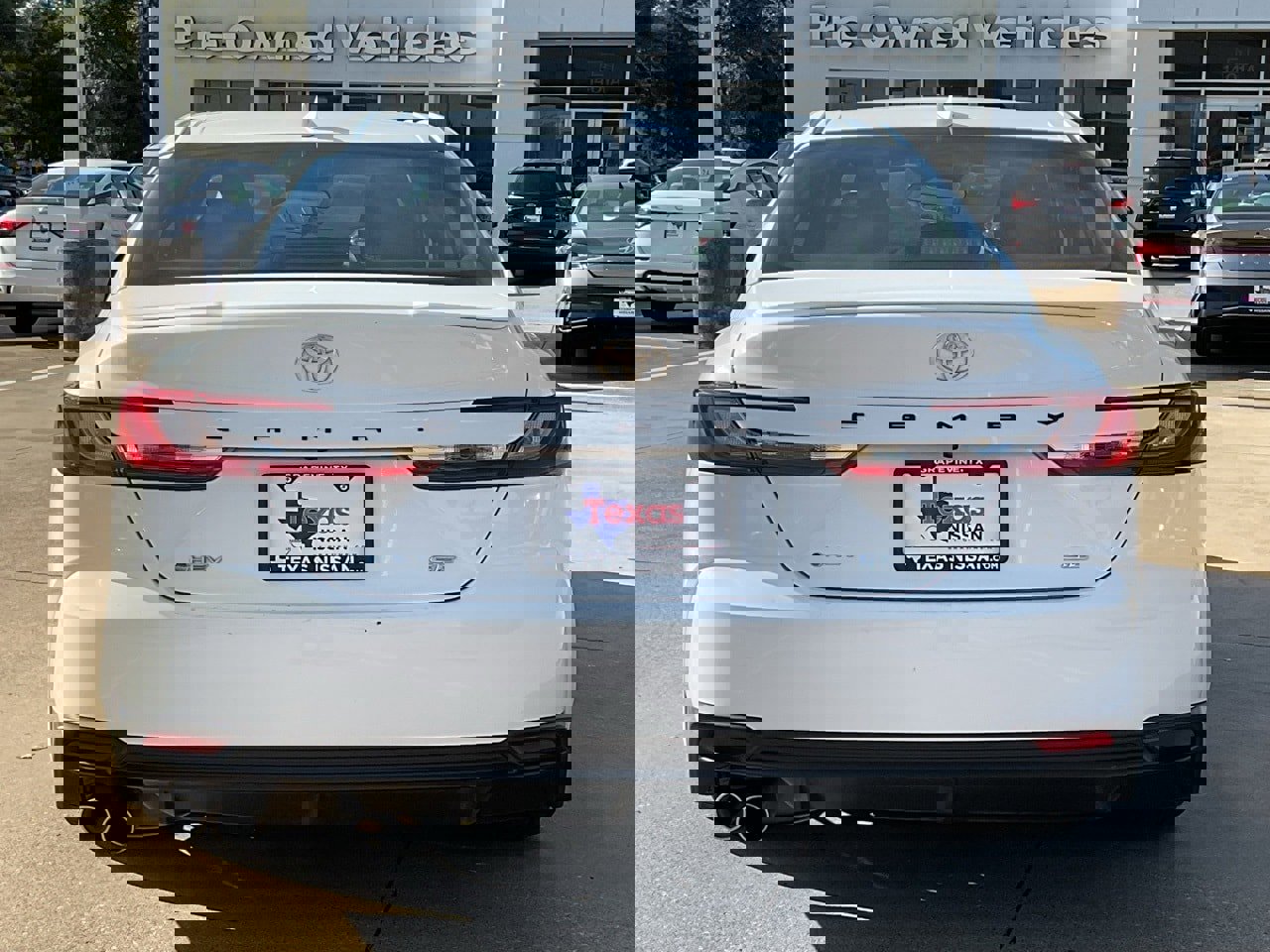 Used 2025 Toyota Camry SE image 6