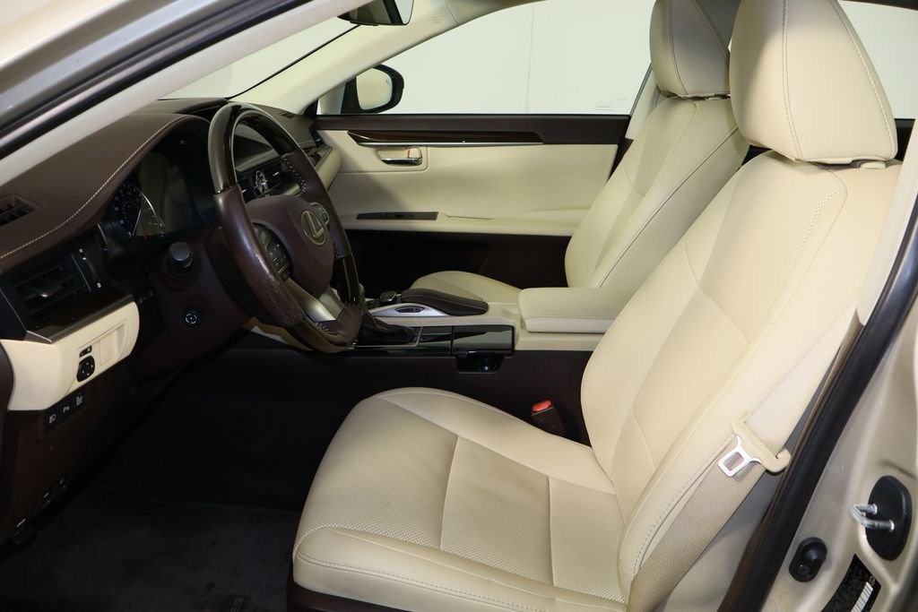 Used 2018 Lexus ES 350 w/ Navigation System Package image 16