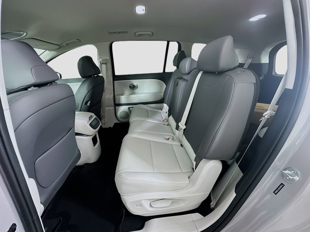 New 2026 Hyundai Ioniq 9 SEL image 17