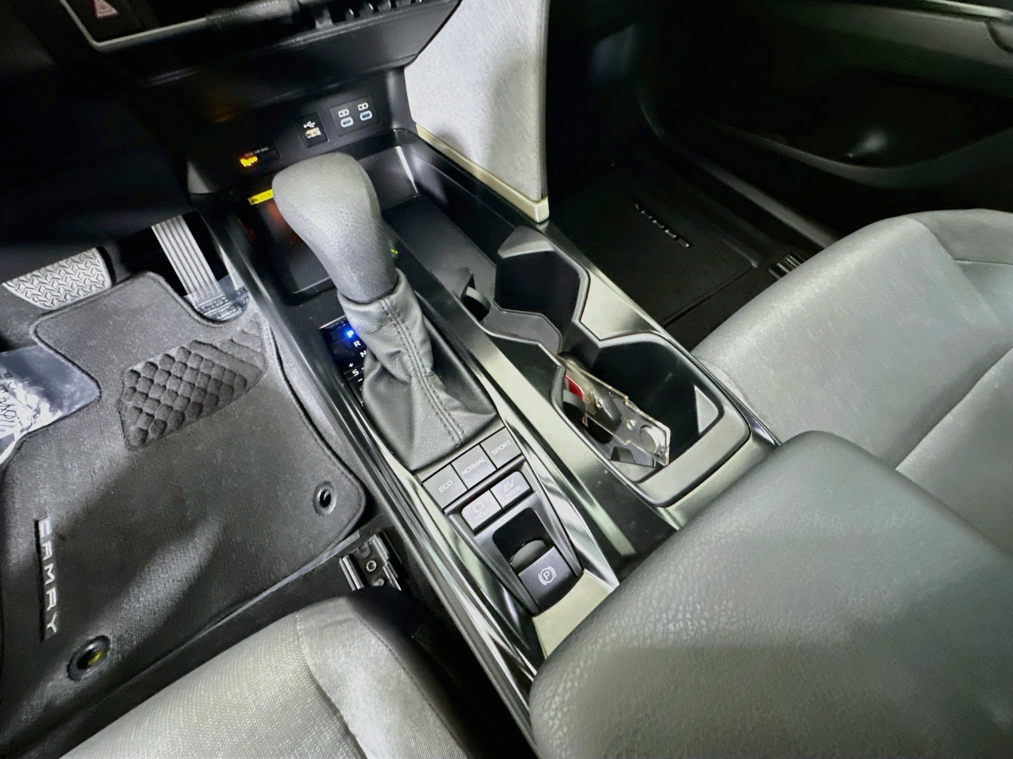 Used 2025 Toyota Camry LE FWD image 22