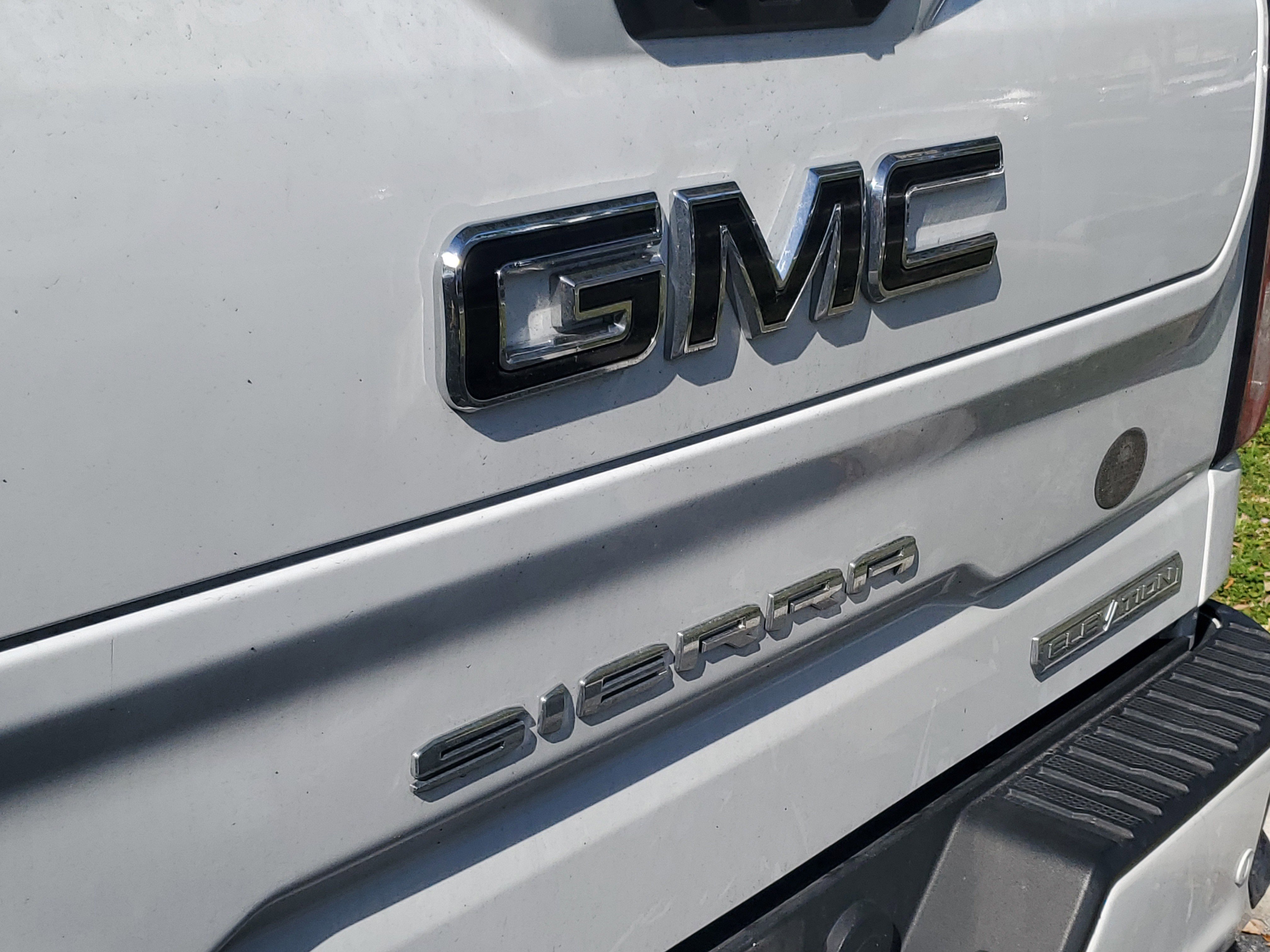 Used 2023 GMC Sierra 1500 Elevation w/ Elevation Premium Package image 3