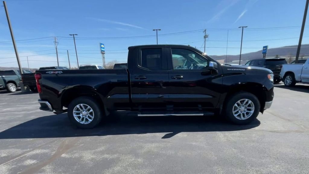 Used 2023 Chevrolet Silverado 1500 LT image 9
