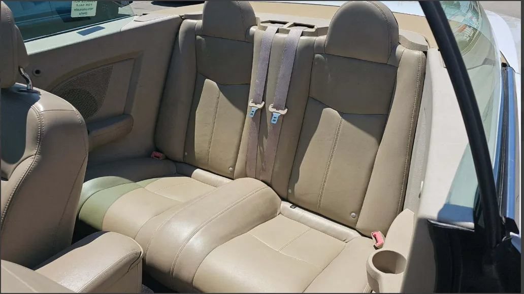 Used 2011 Chrysler 200 Limited FWD image 2