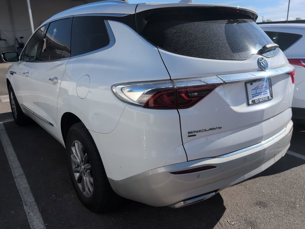 Used 2024 Buick Enclave Premium image 2