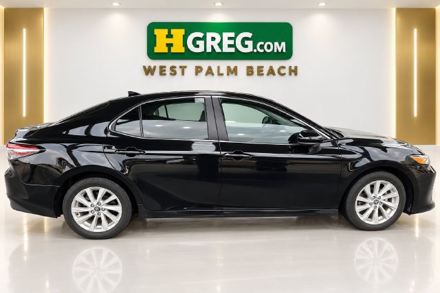 Used 2024 Toyota Camry LE FWD image 4