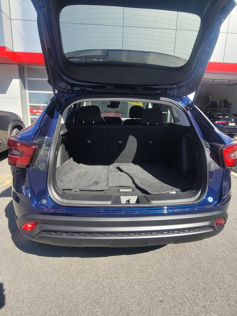 Used 2024 Chevrolet Trax LS w/ LS Convenience Package FWD image 17
