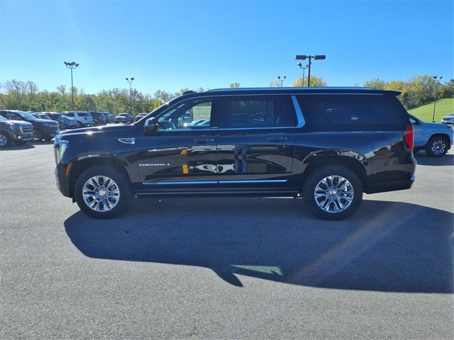 New 2026 GMC Yukon XL Denali w/ Sun & Power Step Package image 25