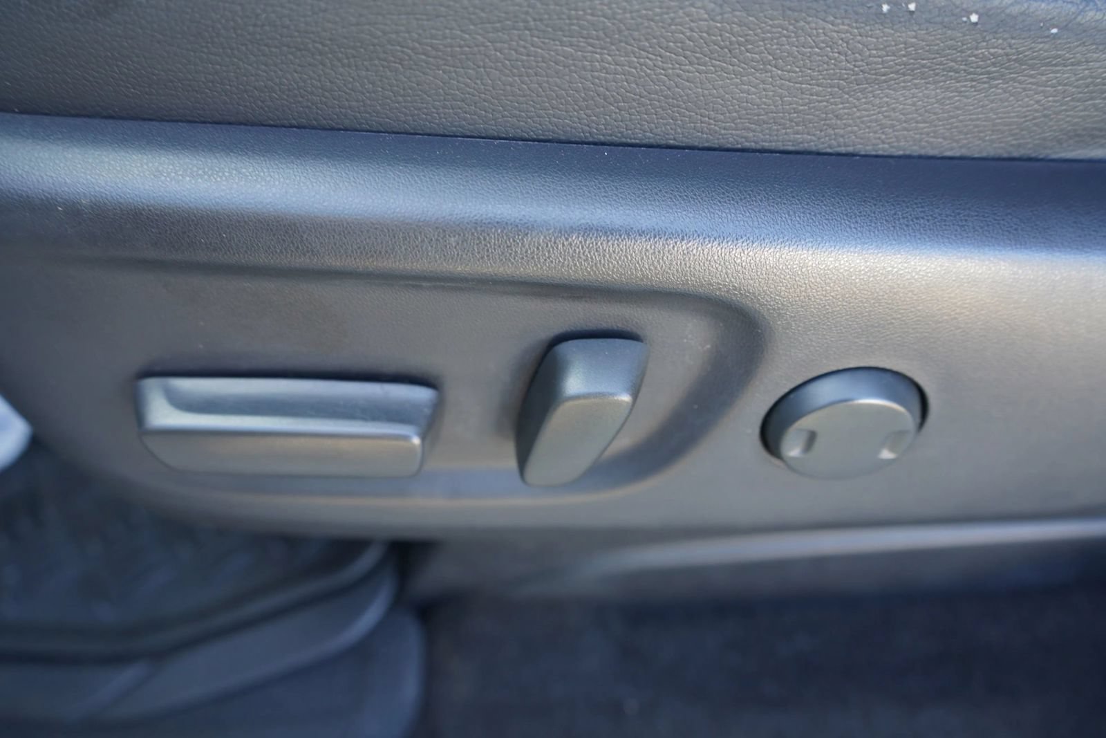 Used 2014 Toyota Sienna SE FWD image 15