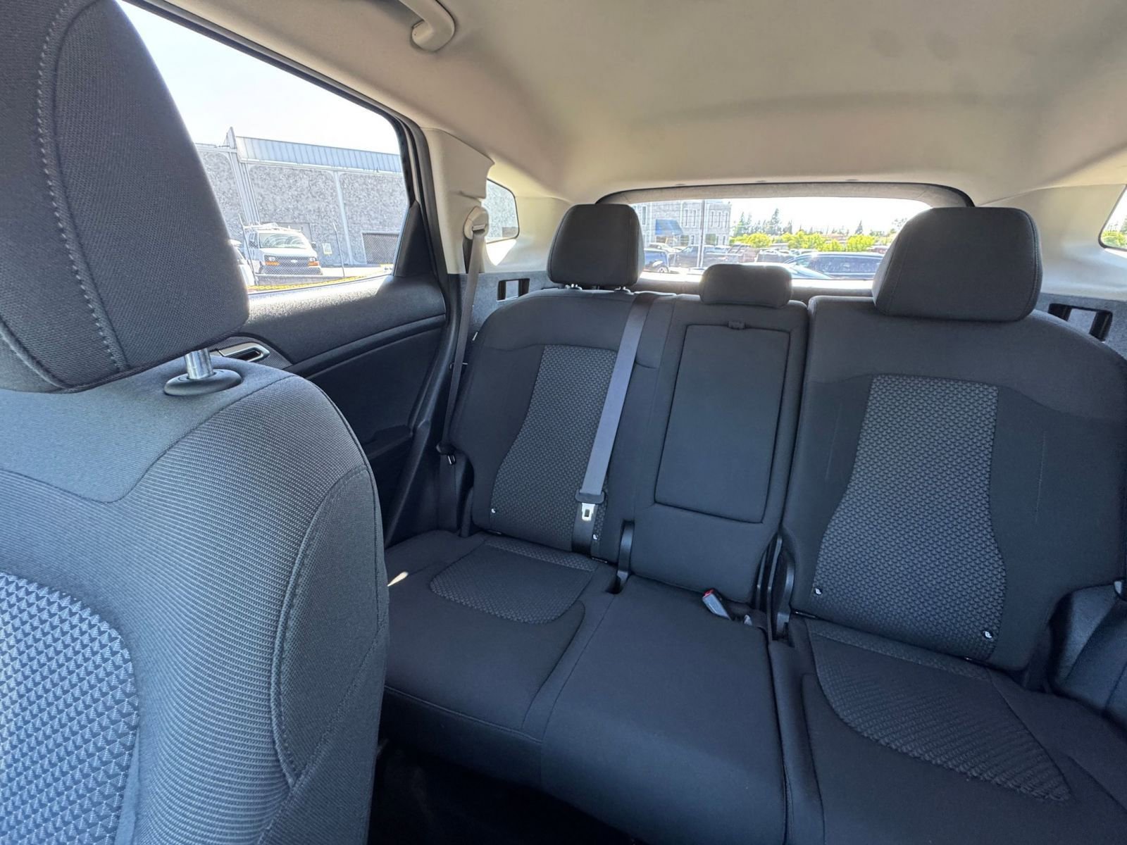 Used 2025 Kia Sportage LX image 38