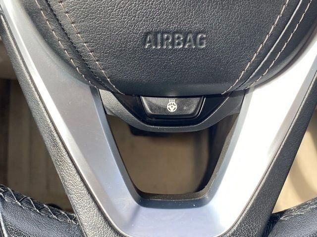 Used 2020 BMW 740i xDrive w/ Cold Weather Package image 32