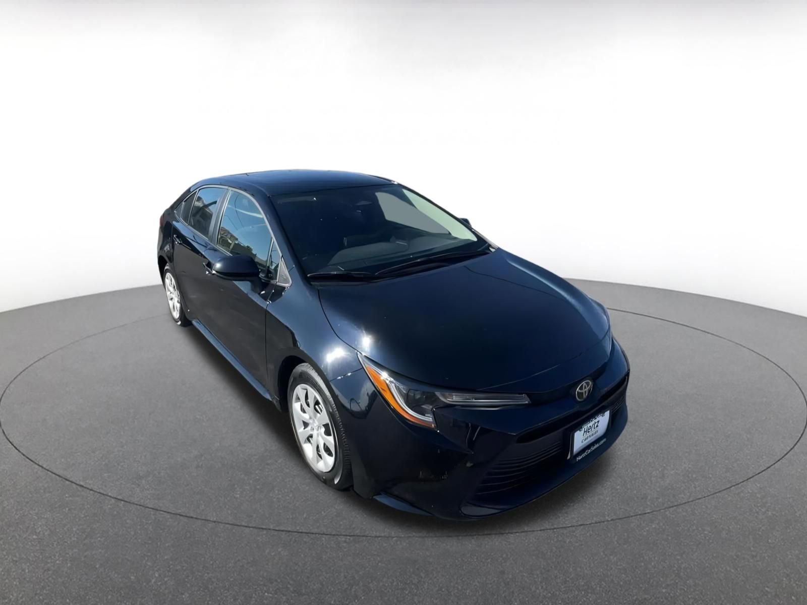 Used 2025 Toyota Corolla LE image 2