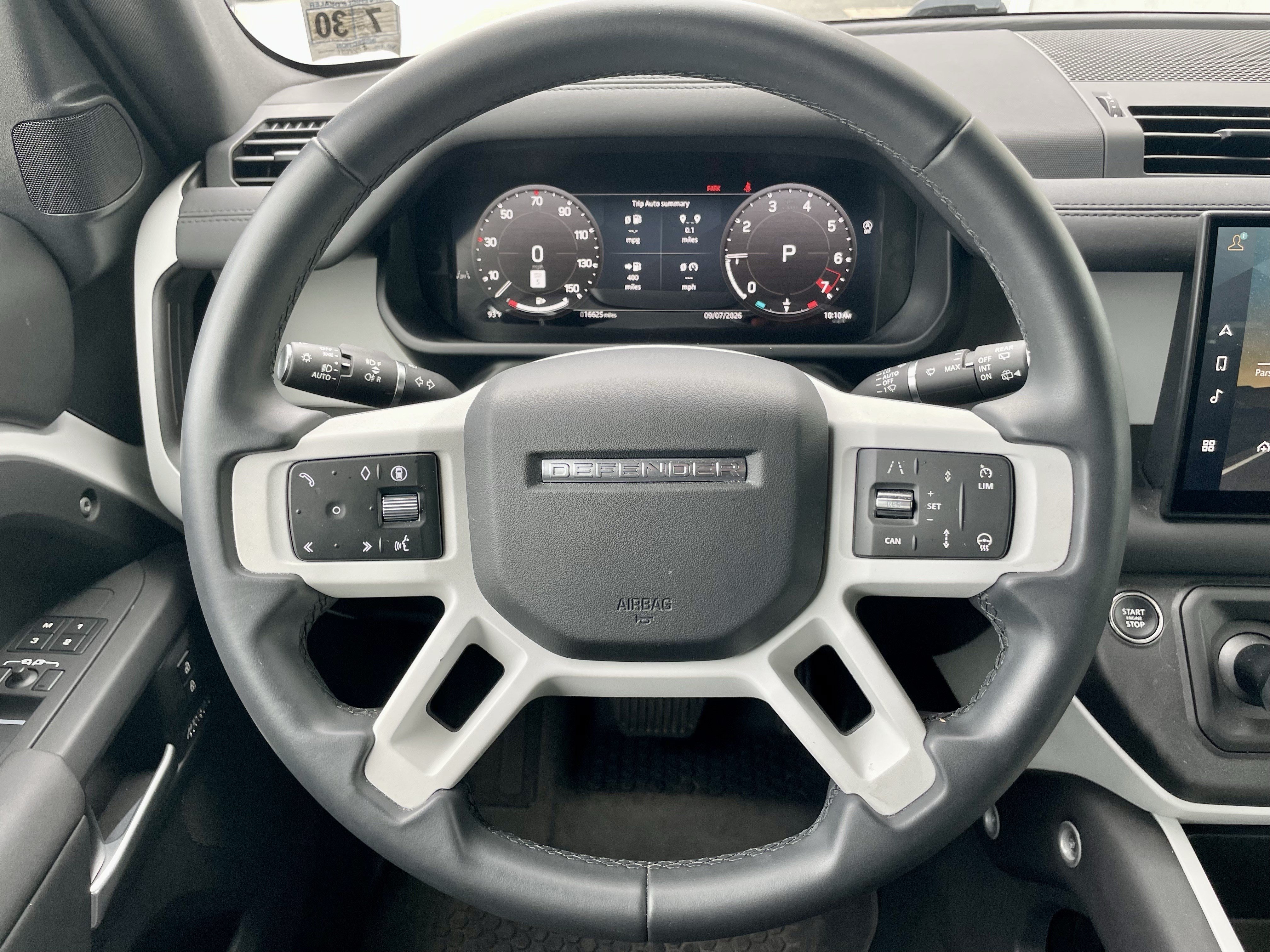 Certified 2025 Land Rover Defender 110 X-Dynamic SE AWD/4WD image 21