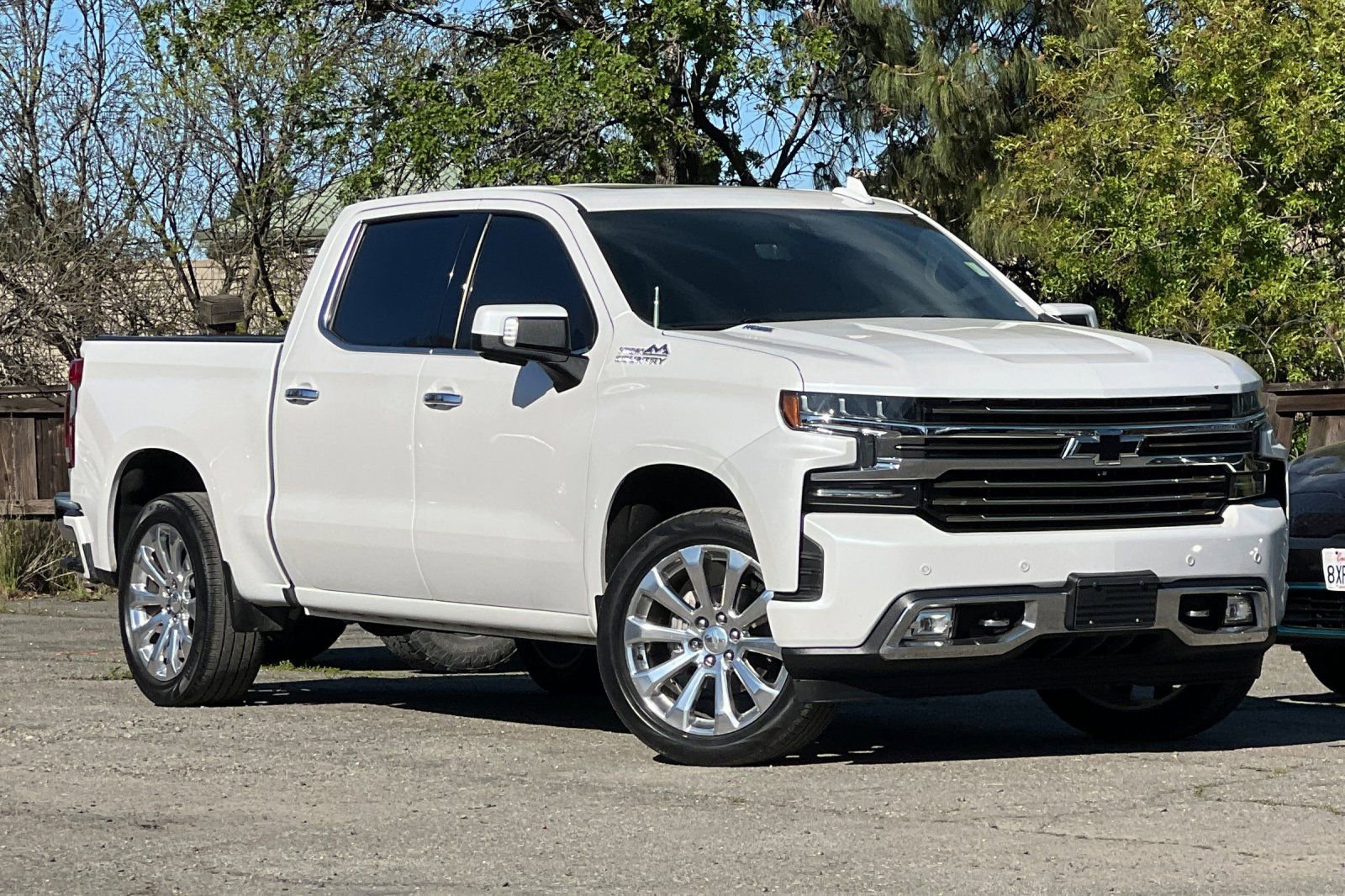 Used 2020 Chevrolet Silverado 1500 High Country w/ Technology Package image 2