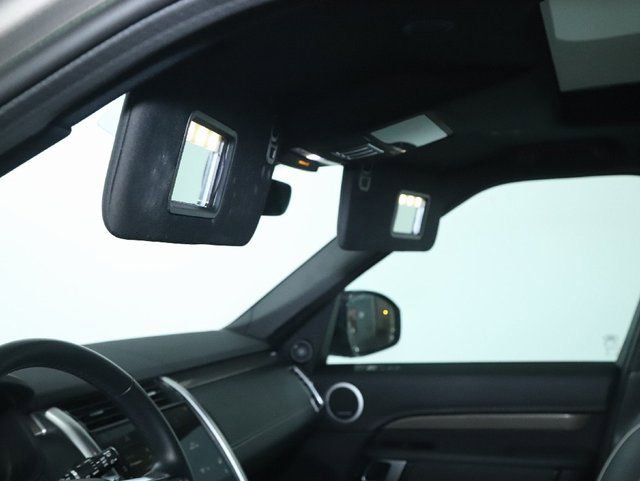 Certified 2023 Land Rover Discovery Metropolitan Edition AWD/4WD image 19