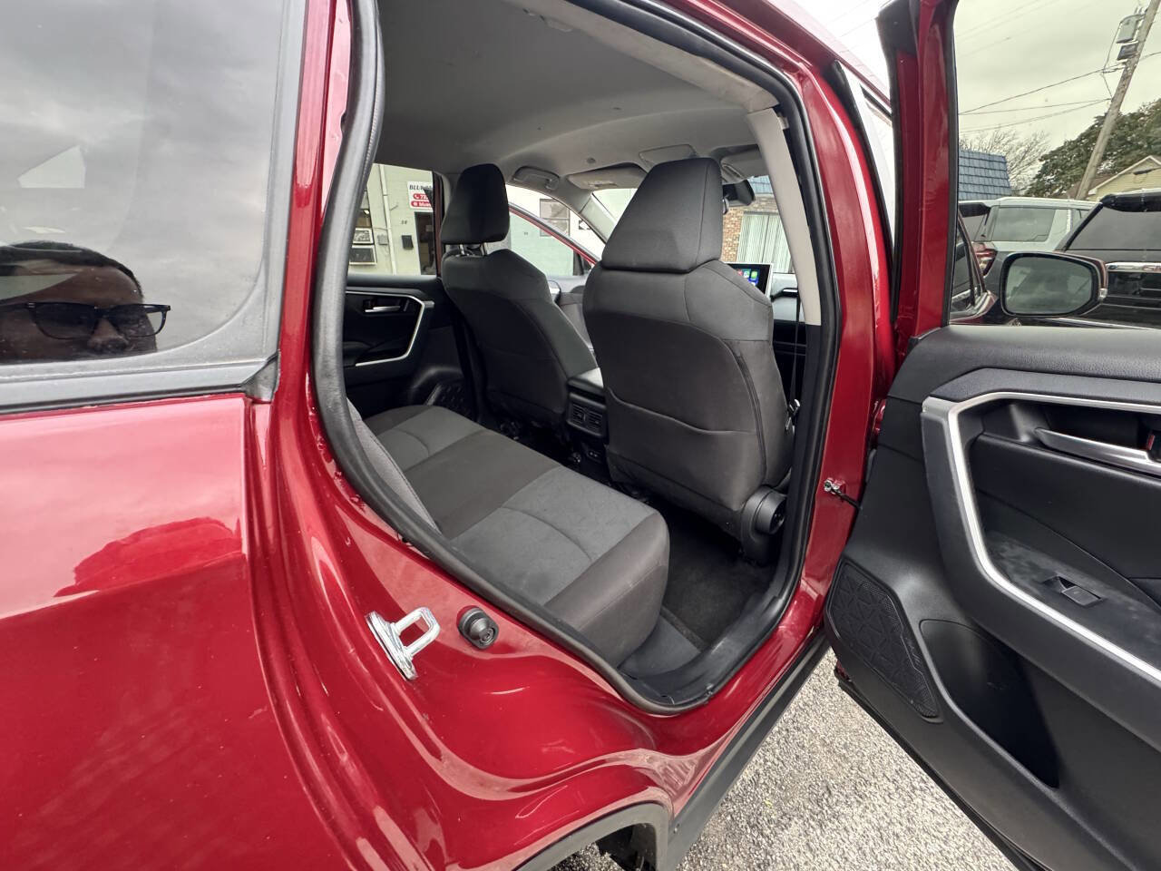 Used 2025 Toyota RAV4 XLE image 61