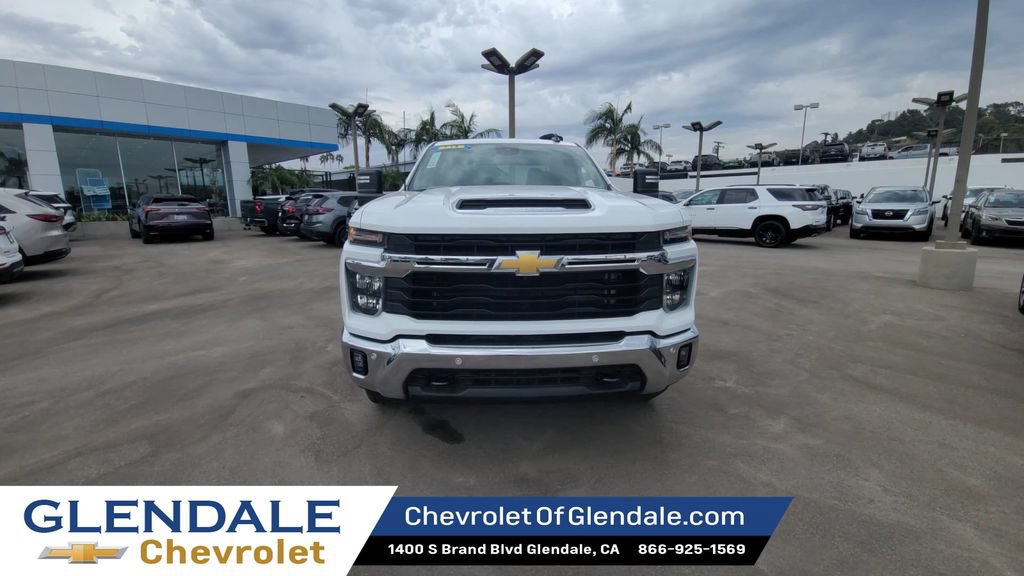 Used 2025 Chevrolet Silverado 2500 LT w/ Safety Package AWD/4WD image 3
