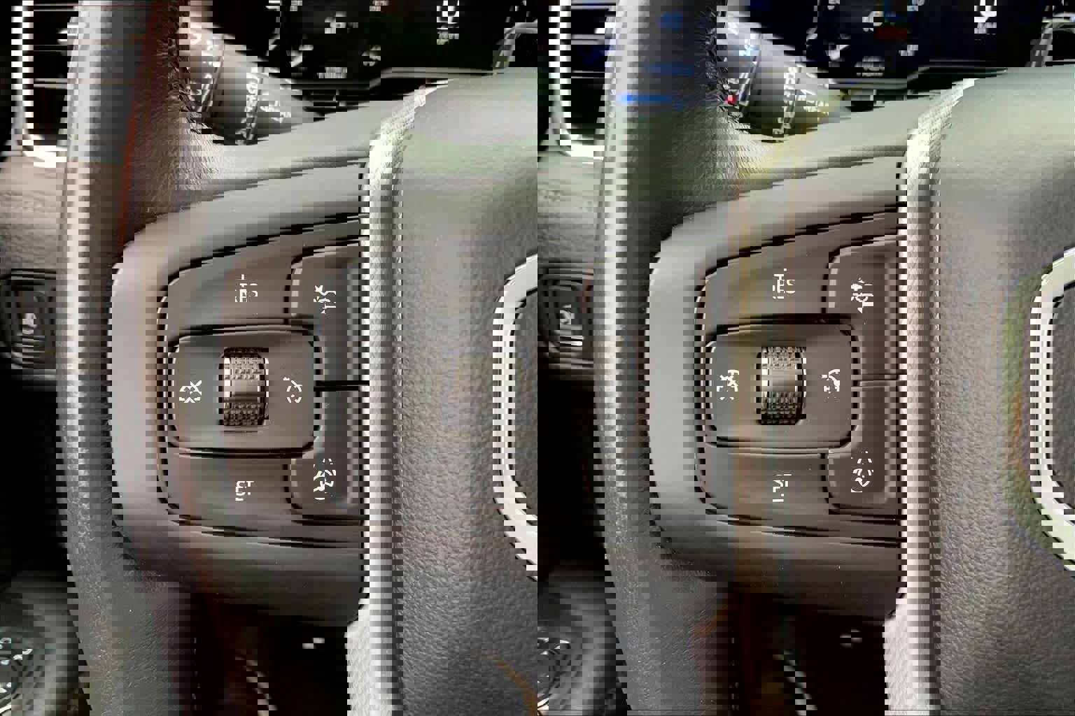 Used 2024 GMC Yukon XL Denali w/ Advanced Technology Package image 23