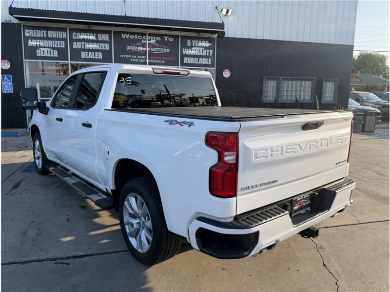 Used 2019 Chevrolet Silverado 1500 Custom w/ Custom Max Trailering Package AWD/4WD image 4