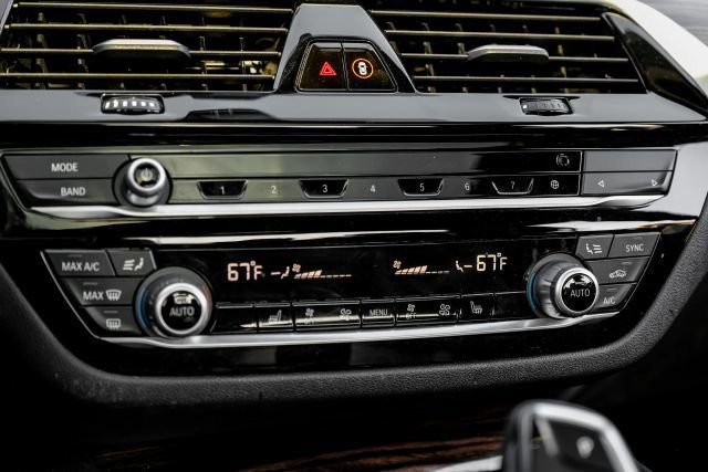 Used 2023 BMW 530e RWD image 36