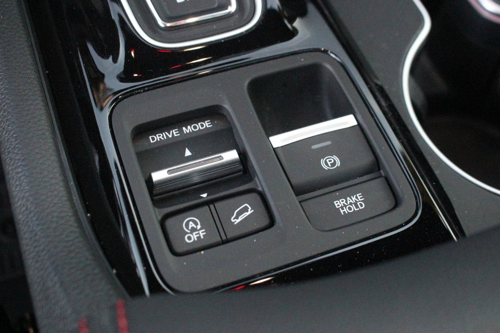 Used 2025 Honda Pilot Black Edition image 26