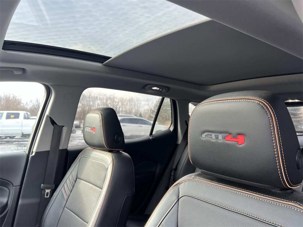 Used 2023 GMC Terrain AT4 w/ Infotainment Package II image 9