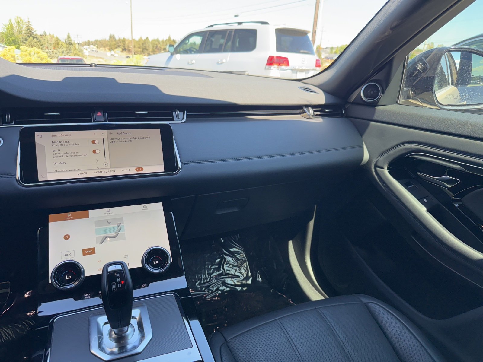 Used 2023 Land Rover Range Rover Evoque R-Dynamic SE image 16