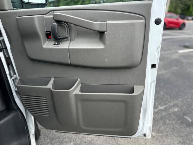 Used 2023 GMC Savana 2500 w/ Driver Convenience Package RWD image 16
