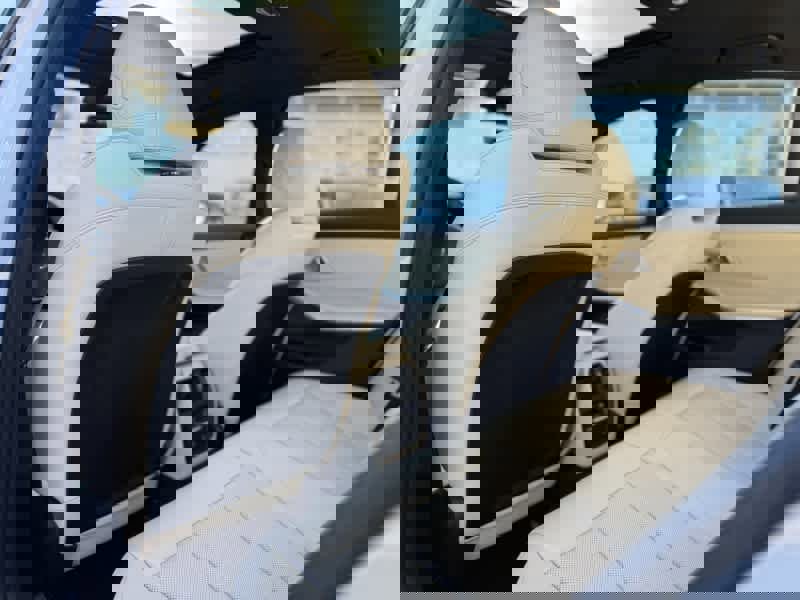 Certified 2025 BMW 330i Sedan w/ Premium Package image 17