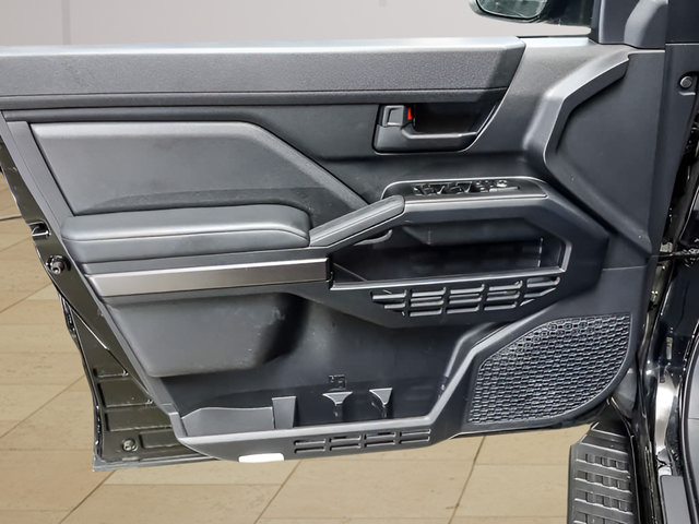 Used 2025 Toyota 4Runner SR5 AWD/4WD image 18