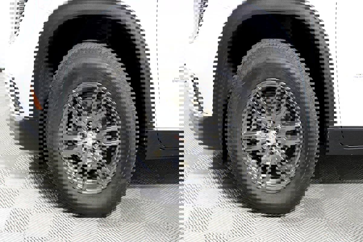 Used 2025 GMC Acadia Elevation image 38