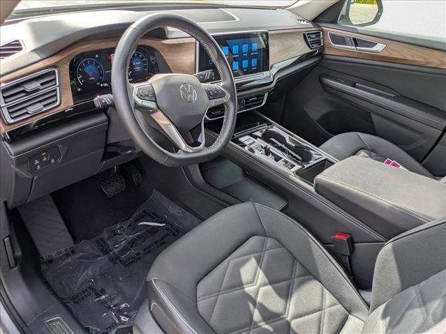 Used 2024 Volkswagen Atlas SE image 16