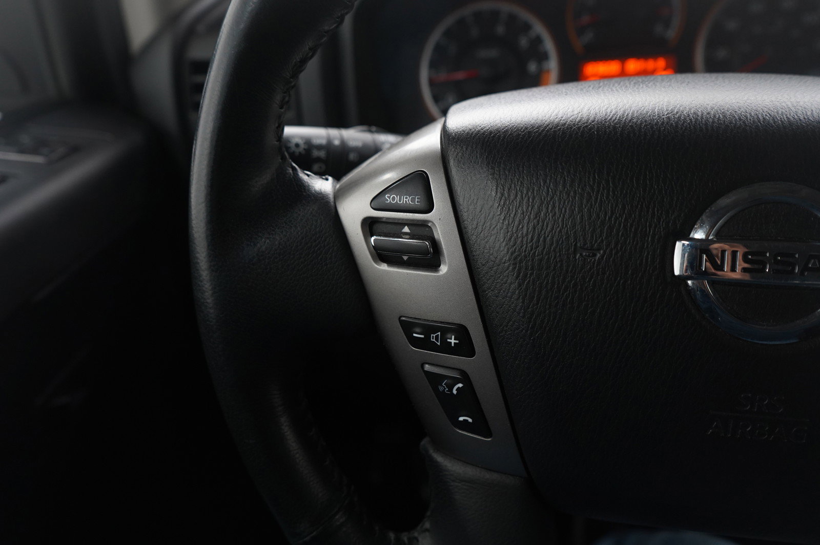 Used 2013 Nissan Titan SV w/ SV Value Truck Pkg image 21