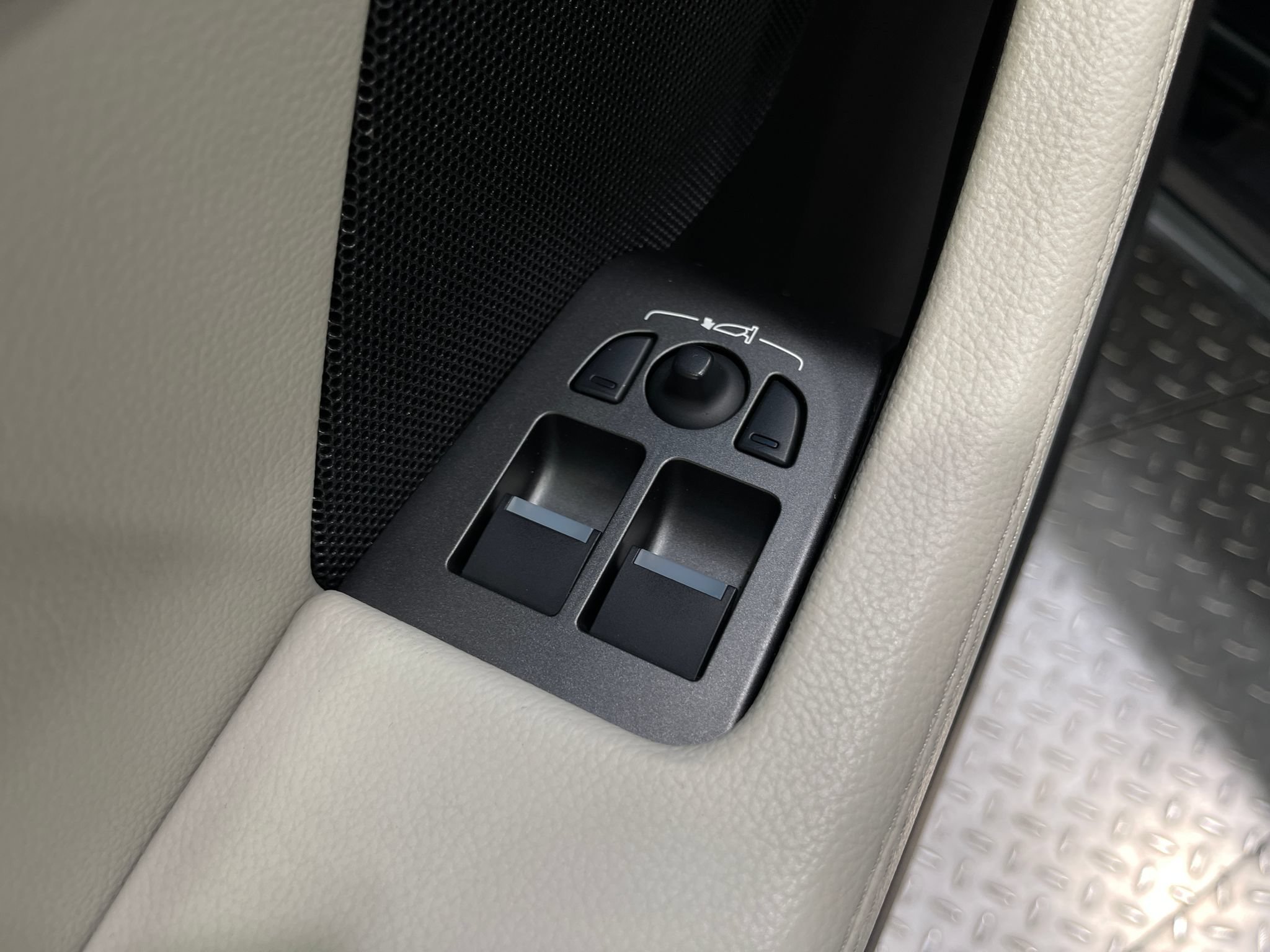Used 2021 Jaguar F-TYPE Convertible RWD image 15