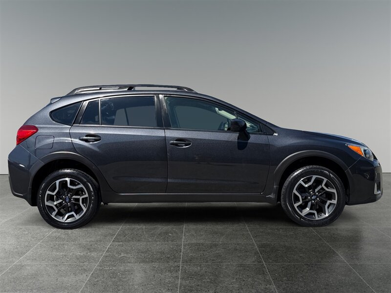 Used 2017 Subaru Crosstrek 2.0i Premium AWD/4WD image 7