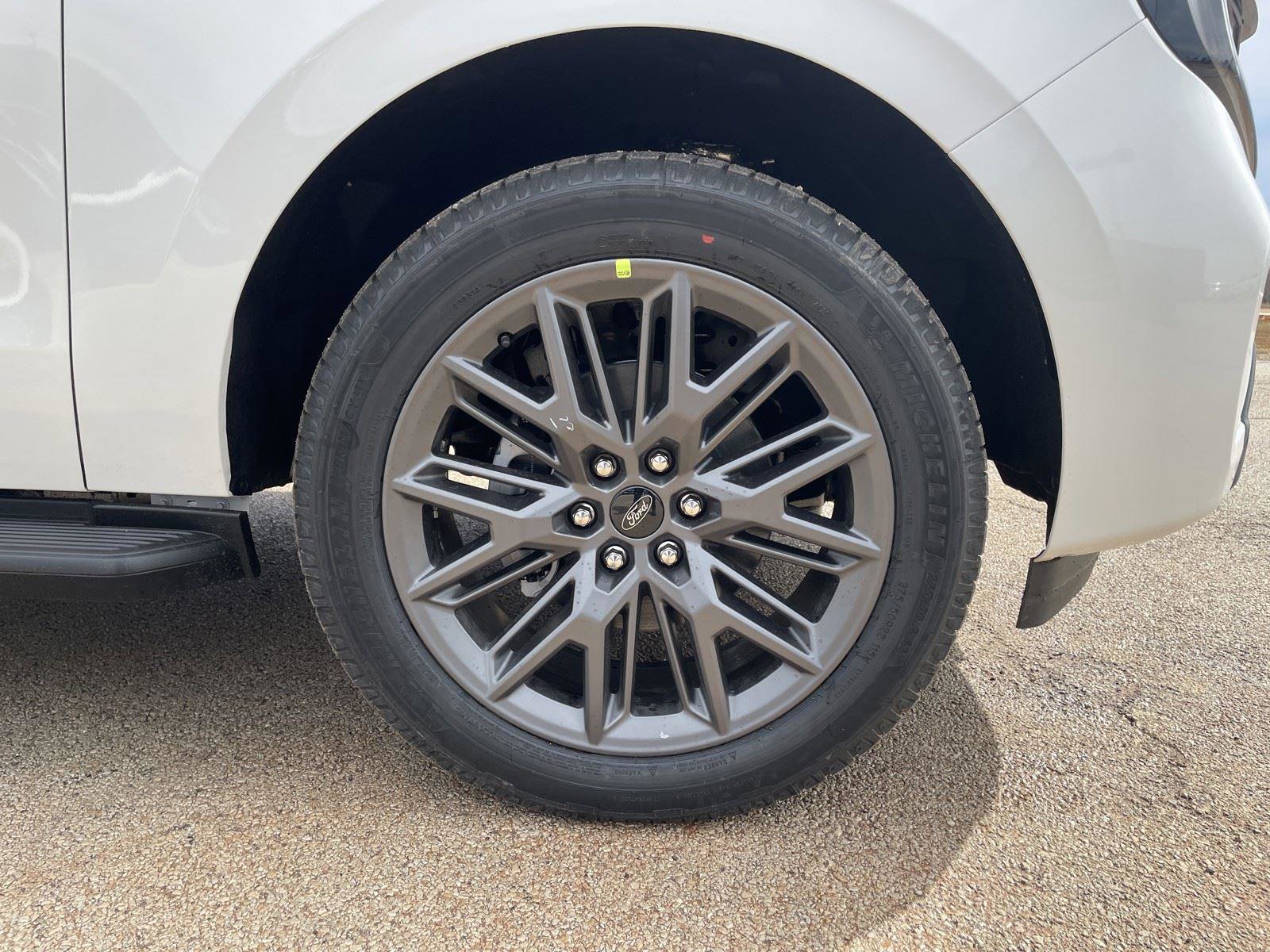 New 2026 Ford Expedition Max Platinum w/ Stealth Appearance Package image 36