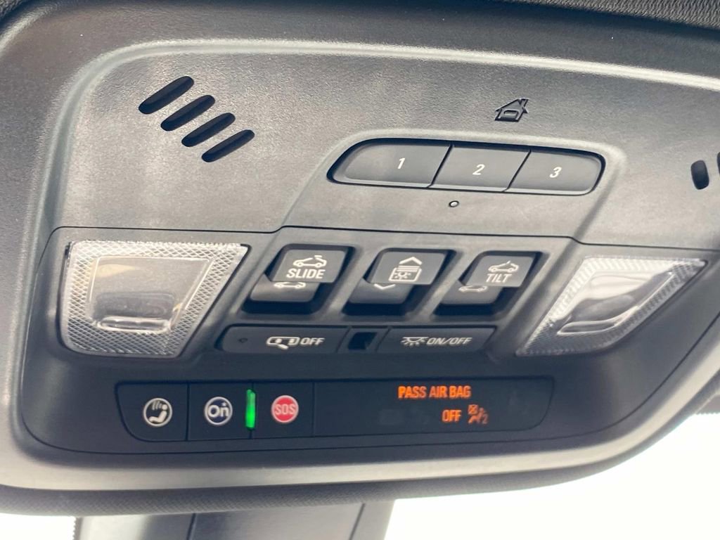 Used 2023 Chevrolet Traverse High Country image 29