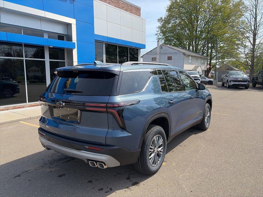 New 2026 Chevrolet Traverse LT w/ Driver Confidence Package AWD/4WD image 7
