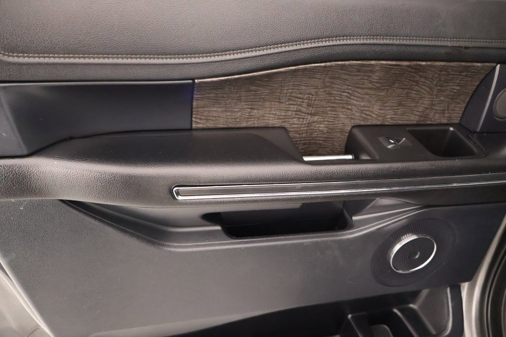 Used 2021 Ford Expedition Max Limited image 19