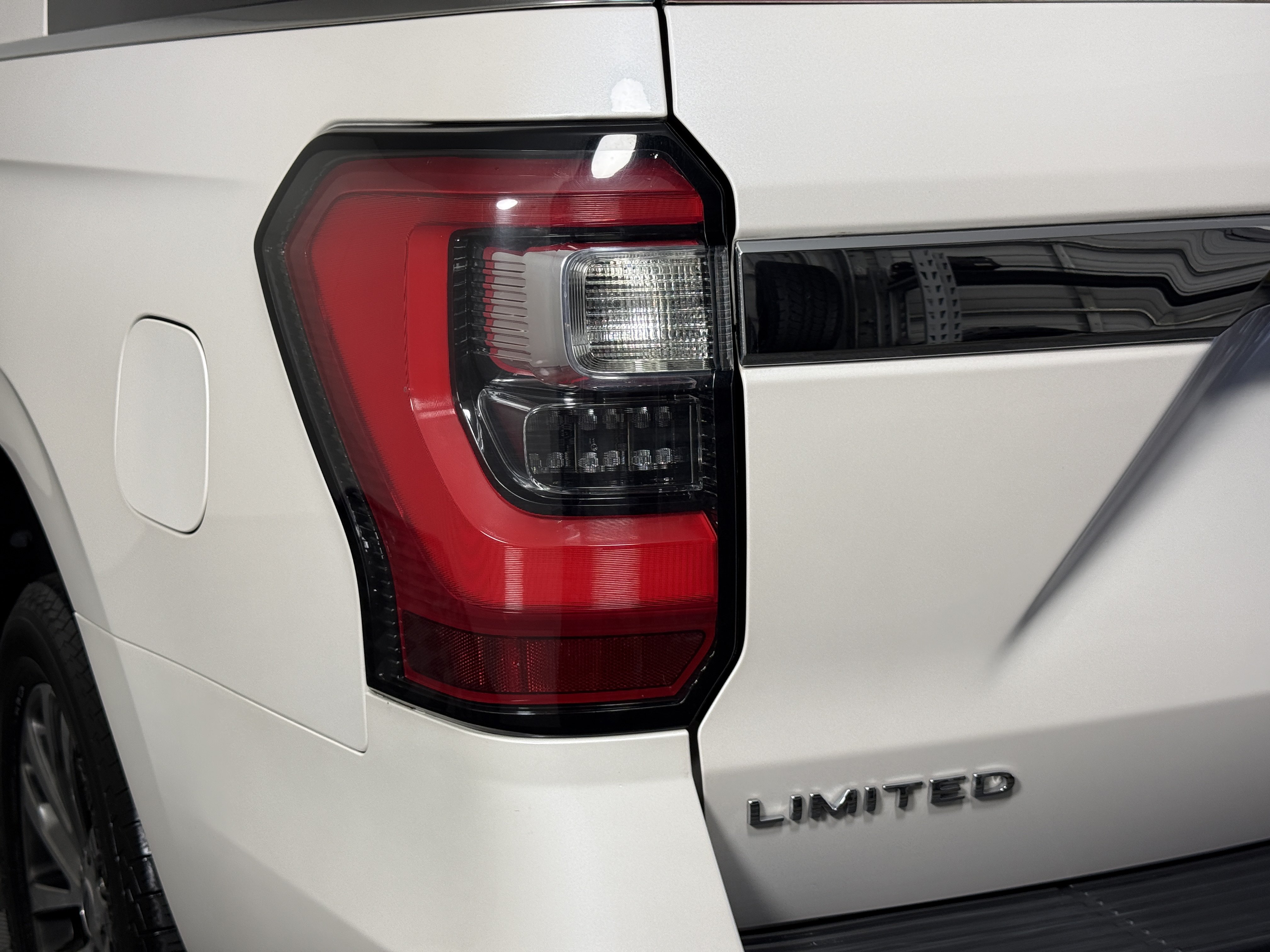 Certified 2018 Ford Expedition Max Limited RWD image 8