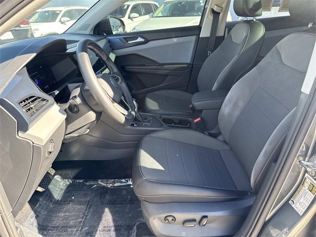 Certified 2022 Volkswagen Taos SE image 12